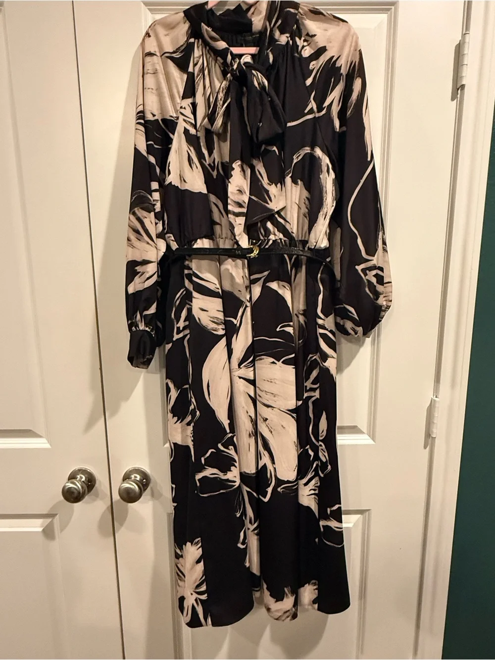 Donna Karan Black and Cream Floral Midi Dress SIZE 14 - Picture 1 of 8